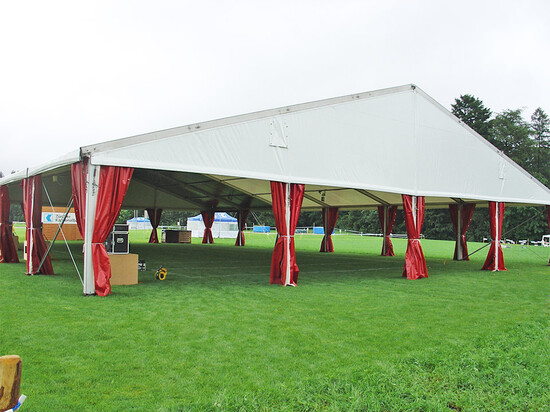 Beispiel Festhalle